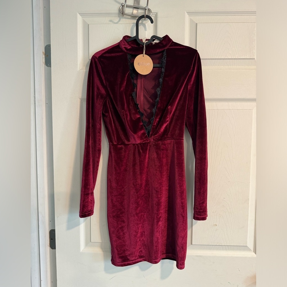 Essue maroon velvet dress‎ size small